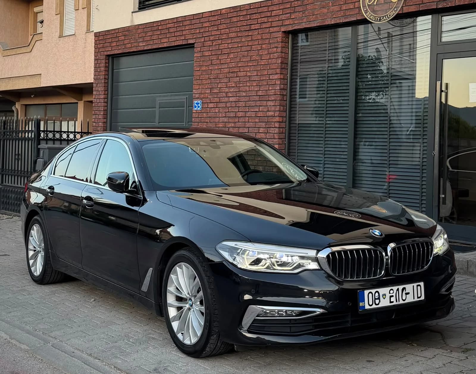 BMW 520d Luxury Line – Pamja 1